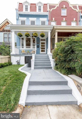 3424 Brown St, Washington, DC 20010-1813