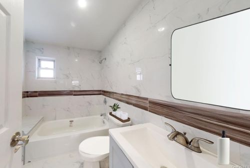 4103 Bronxwood Ave, Bronx NY 10466-4510 exterior