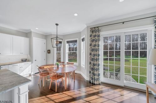 70 Cathedral Ave, Florham Park NJ 07932-2521 exterior