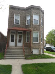 3052 Roscoe St, Chicago, IL 60618-5724