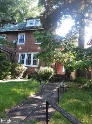 1625 Montague St, Washington, DC 20011-2873