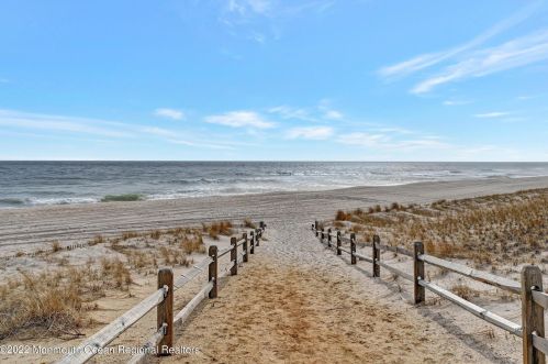 19 New Jersey Ave, Lavallette NJ 08735-2528 exterior