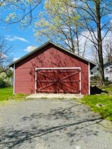 261 North St, Ridgefield CT  06877-2529 exterior