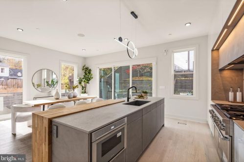 5416 Nevada Ave, Washington DC  20015-1728 exterior