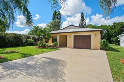 7 Huarte Way, Fort Pierce, FL 34952-8548