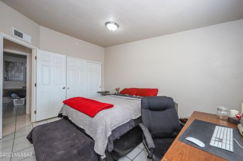 509 Holladay Dr, Tucson AZ  85706-3265 exterior