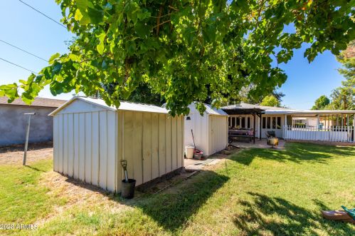 7047 23 Dr, Phoenix AZ 85085-8711 exterior