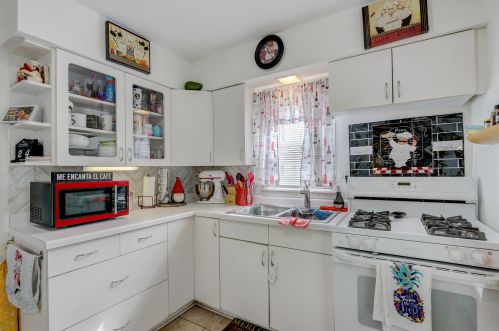 2015 94, Milwaukee WI 53227-1403 exterior