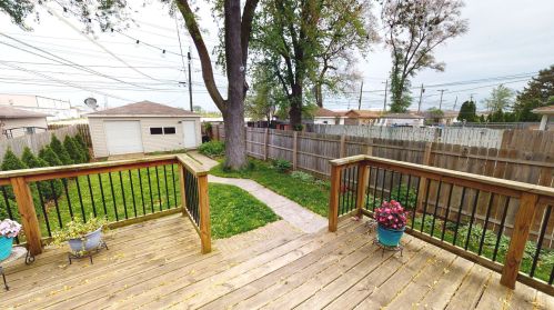 5135 64 Pl, Chicago IL 60638-5420 exterior