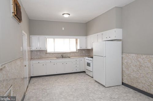 2228 13 St, Philadelphia PA 19133-1009 exterior