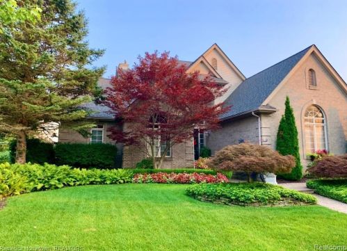 1454 Kentfield Dr, Rochester, MI 48307-6050