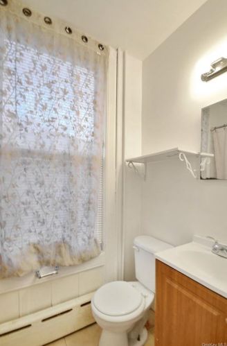 925 Orchard St, Peekskill NY  10566-2727 exterior