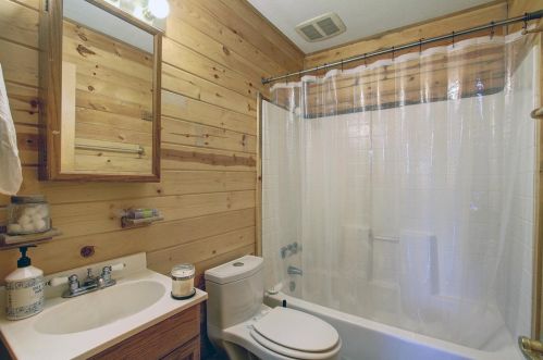 302 Reading St, Folsom CA 95630-3028 exterior