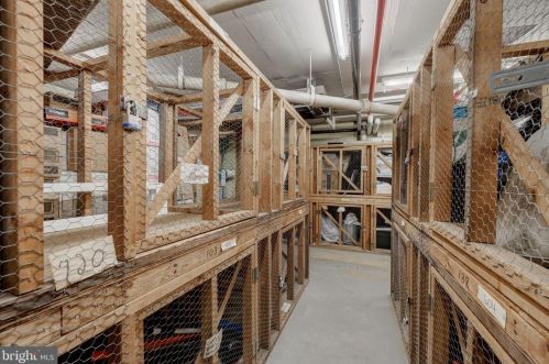 6800 Fleetwood Rd, Mc Lean VA 22101-3604 exterior