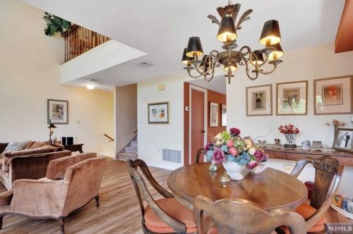 315 Livingston Ct, Edgewater NJ 07020-1639 exterior