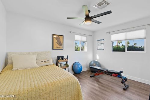 5201 34th St, Phoenix AZ  85018-1440 exterior