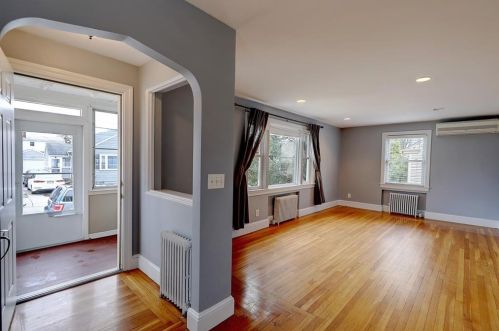 157 Sandringham Ave, Providence RI  02908-2313 exterior