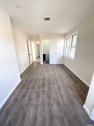 131 2 St, Huntington Station NY 11746-1409 exterior