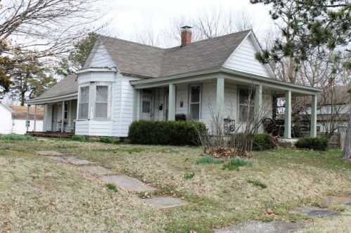 401 Spg St, El Dorado Springs MO  64744-1241 exterior