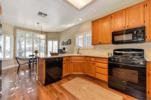 700 Diamond Glen Cir, Folsom CA 95630-3157 exterior