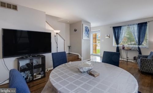 3928 Vermont Ave, Alexandria VA 22304-6326 exterior