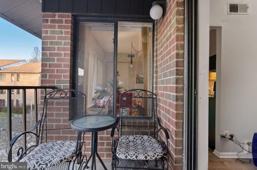 15301 Beaverbrook Ct, Silver Spring MD  20906-1385 exterior