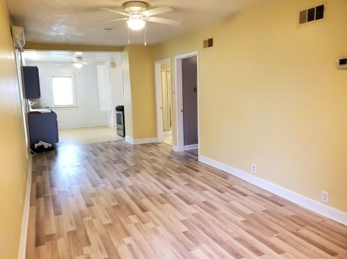 27 Maple Ave, Waukegan IL 60085-5330 exterior