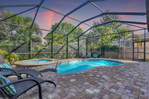 707 104th Ave, Naples, FL 34108-3230