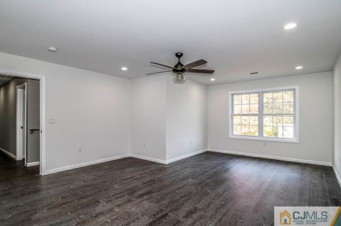 6 Dayton Rd, Edison NJ  08817-4007 exterior