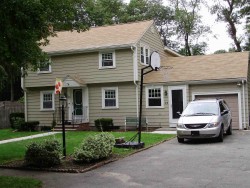 39 Belmore Park, Newton, MA 02462-1503