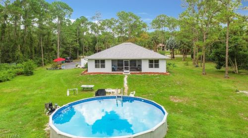 121 29 St, Naples FL 34117-4240 exterior