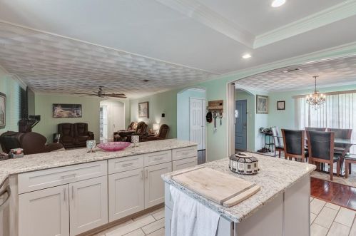 2108 11 St, Irving TX 75060-3529 exterior