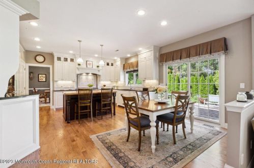 54 Country Vw Dr, East Freehold NJ 07728-9024 exterior