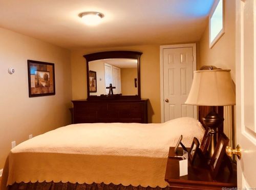 275 New Canaan Ave, Norwalk CT 06850-2620 exterior