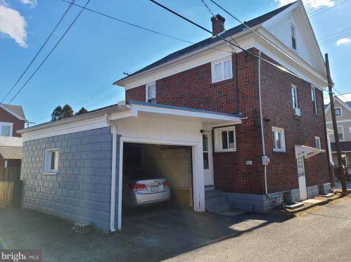 315 10th St, Huntingdon, PA 16652-1165