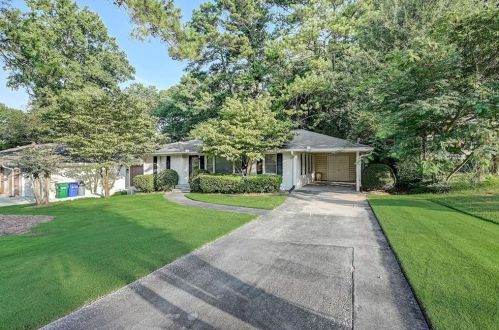 2033 Drew Valley Rd, Atlanta, GA 30319-3915