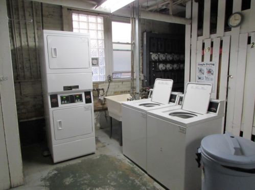 6751 Artesian Ave, Chicago IL  60645-4639 exterior