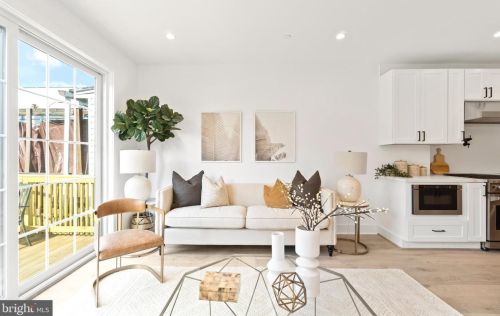 829 Decatur St, Washington DC  20017-3918 exterior