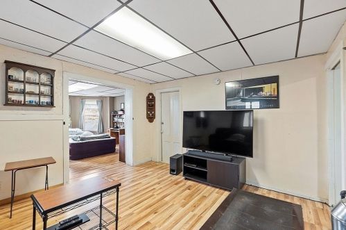 9 Elizabeth St, Worcester MA 01605-2949 exterior