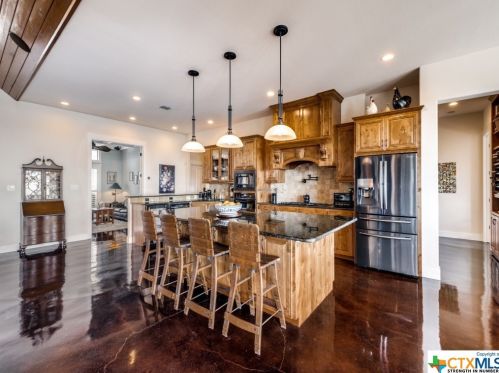 1009 Bluewater Pl, Spring Branch TX 78070-5485 exterior