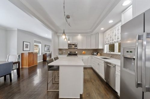 1814 Warner Ave, Chicago IL 60618-3031 exterior