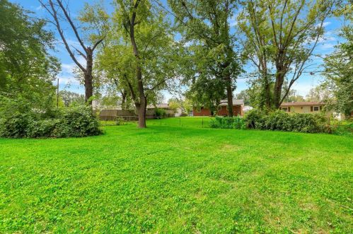 1350 Cabrillo Dr, Saint Louis MO 63138-2608 exterior