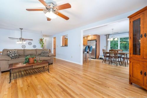 14 Loren Cir, Windsor CT 06095-1011 exterior