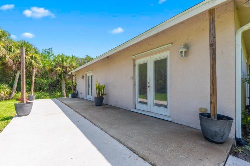 6300 Floyd Johnson Rd, Fort Pierce FL 34947-1563 exterior