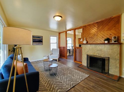 3746 61, Milwaukee WI 53216-2150 exterior