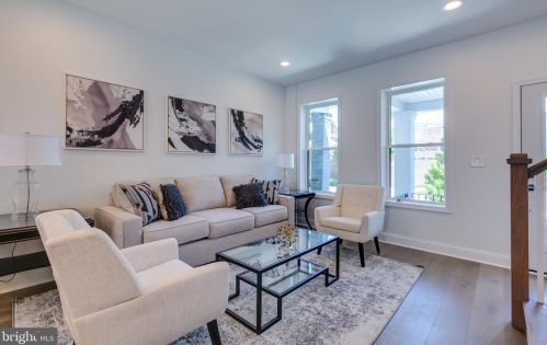 211 Douglas St, Washington DC  20002-1031 exterior