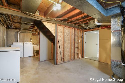 1533 Tamarack Ave, Grand Rapids MI 49504-3040 exterior