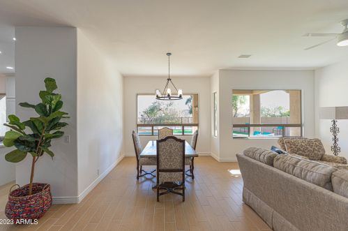 22037 55th St, Phoenix AZ  85054-7151 exterior