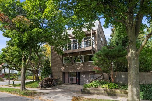 2100 Estes St, Milwaukee, WI 53207-2310