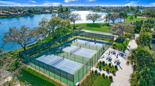 3167 Andorra Ct, Naples FL 34109-1388 exterior